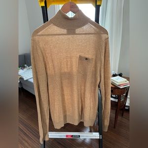 Todd Snyder M Cashmere “Tee Shirt” Mock Neck Sweater in Camel